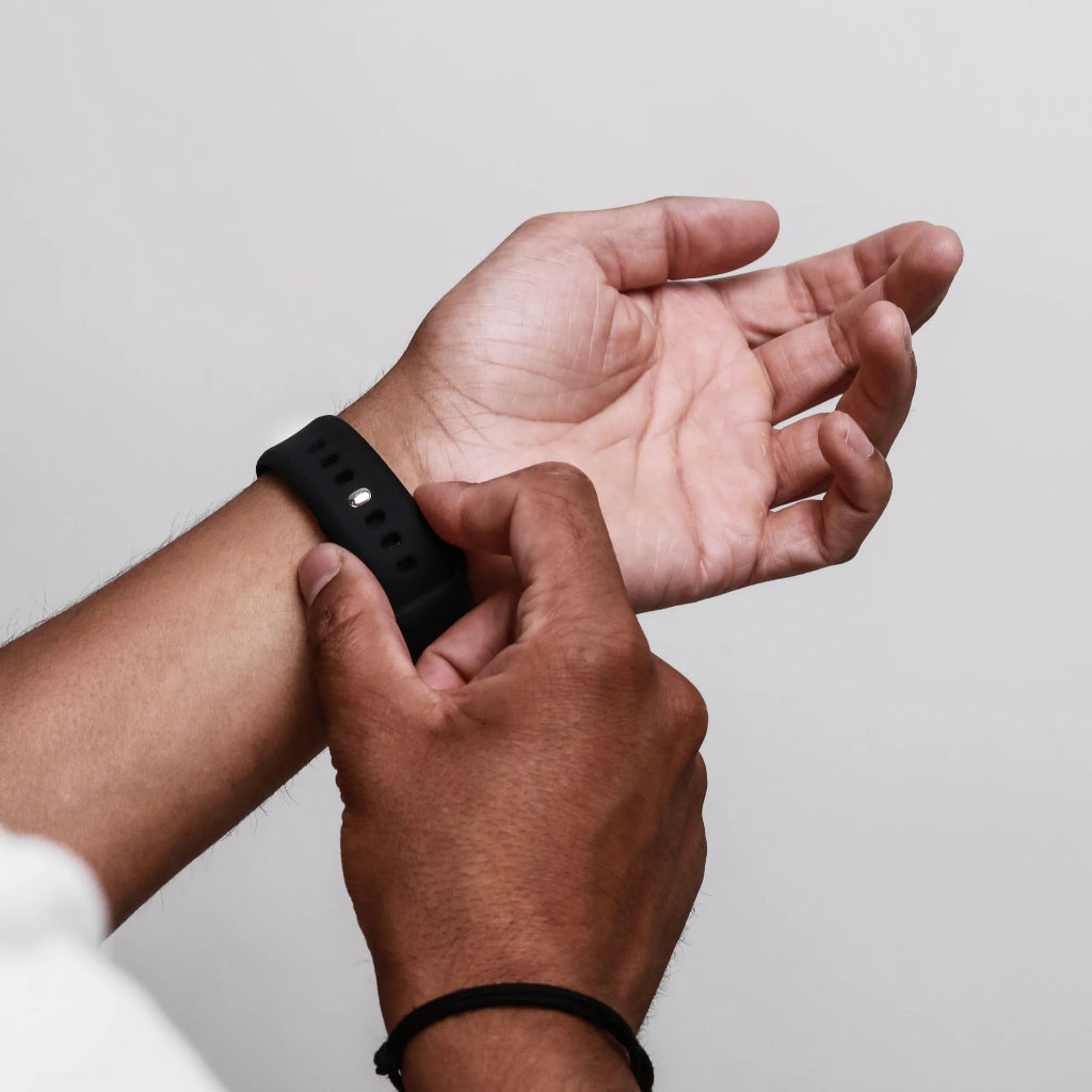 Vonmaehlen Classic Band 2 สายซิลิโคนสำหรับ Apple Watch - Black (49/46/45/44mm)